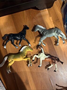 Miscellaneous Horse figures
